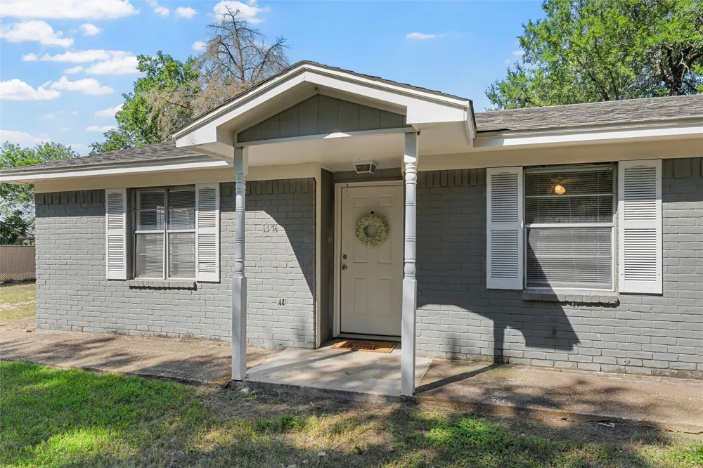 1374 Saffles Road Robinson, TX 76706