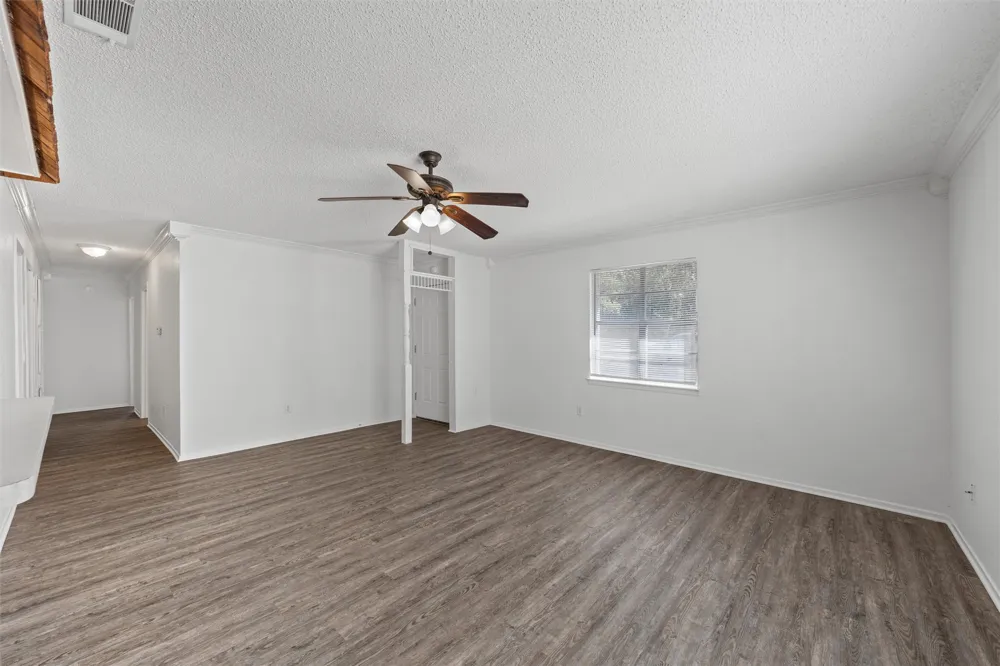 1374 Saffles Road Robinson, TX 76706