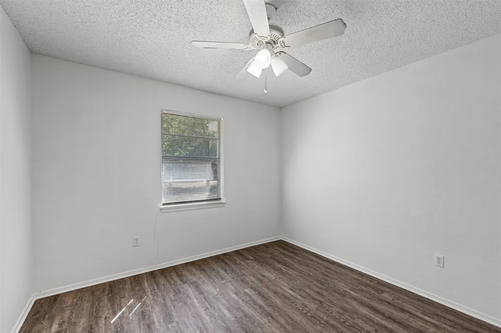 1374 Saffles Road Robinson, TX 76706