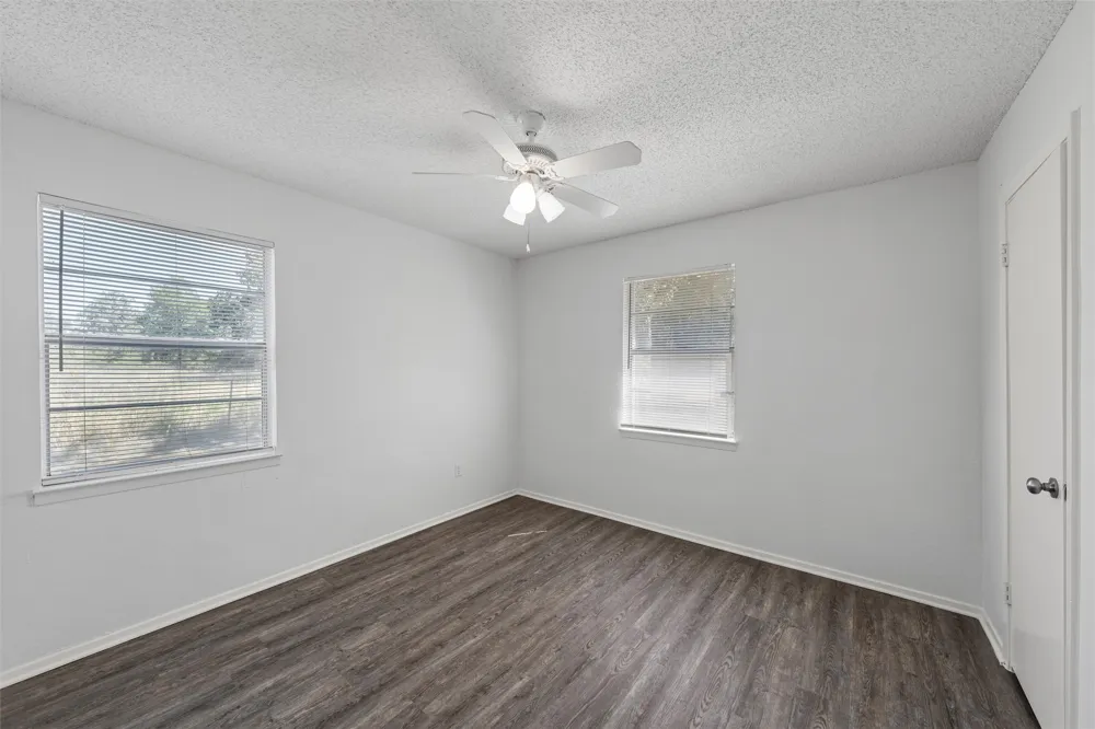 1374 Saffles Road Robinson, TX 76706