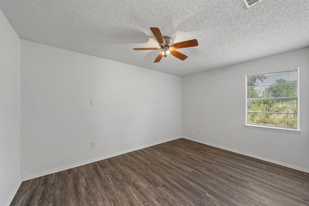 1374 Saffles Road Robinson, TX 76706