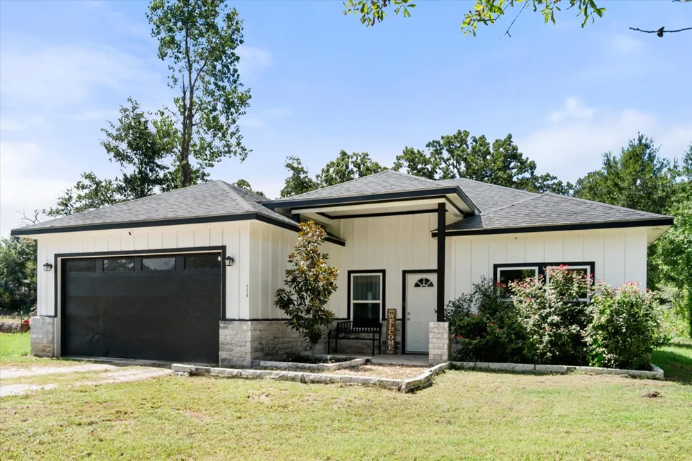 219 County Road 1260 Fairfield, TX 75840