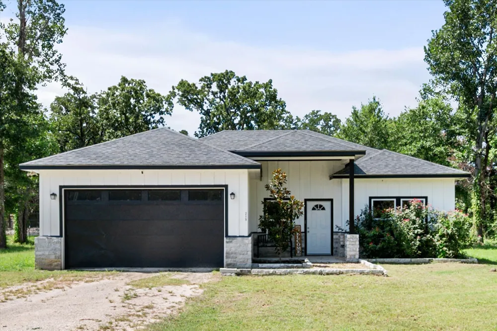 219 County Road 1260 Fairfield, TX 75840