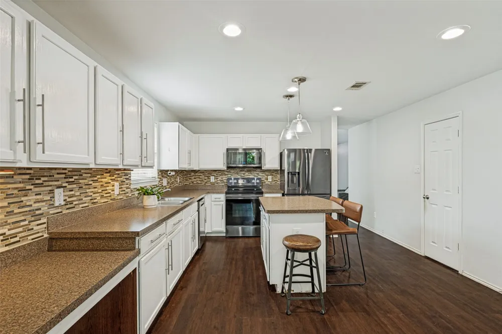 2500 Navasota Drive Little Elm, TX 75068