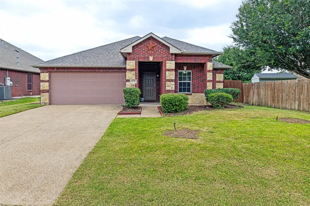 2500 Navasota Drive Little Elm, TX 75068