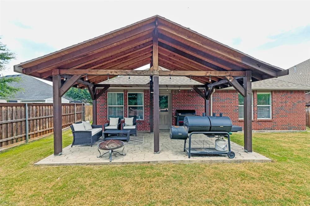 2500 Navasota Drive Little Elm, TX 75068