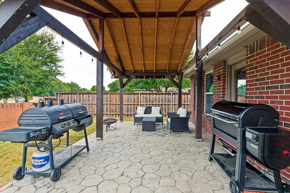 2500 Navasota Drive Little Elm, TX 75068