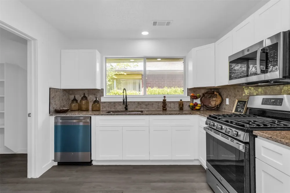 522 Alameda Avenue Duncanville, TX 75137