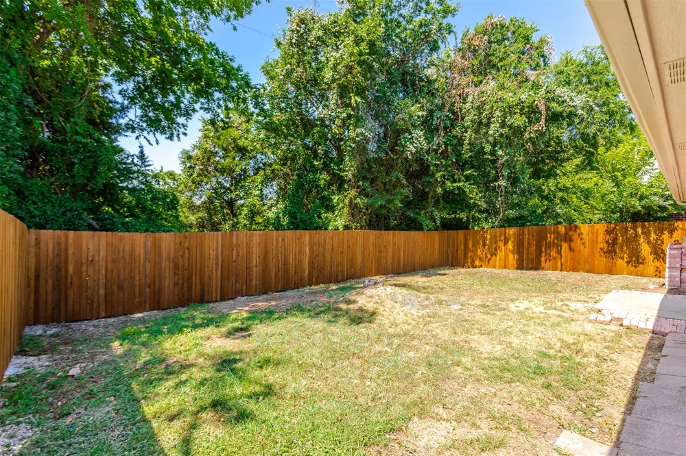 522 Alameda Avenue Duncanville, TX 75137