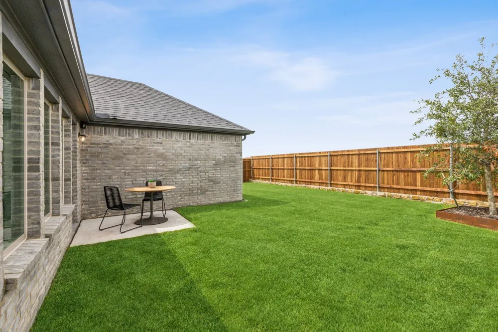 1942 Paddock Lane Seagoville, TX 75159