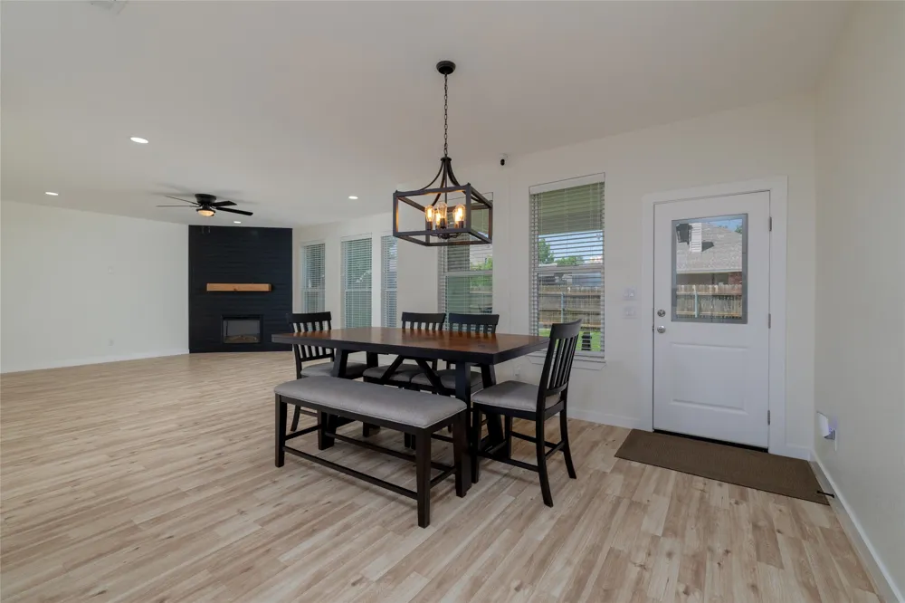 66 Lucas Lane Edgecliff Village, TX 76134