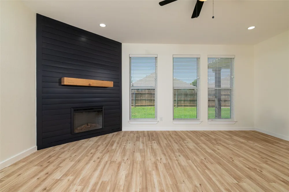 66 Lucas Lane Edgecliff Village, TX 76134