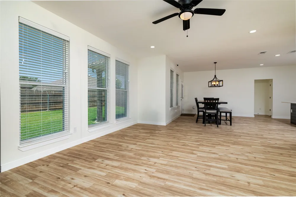 66 Lucas Lane Edgecliff Village, TX 76134