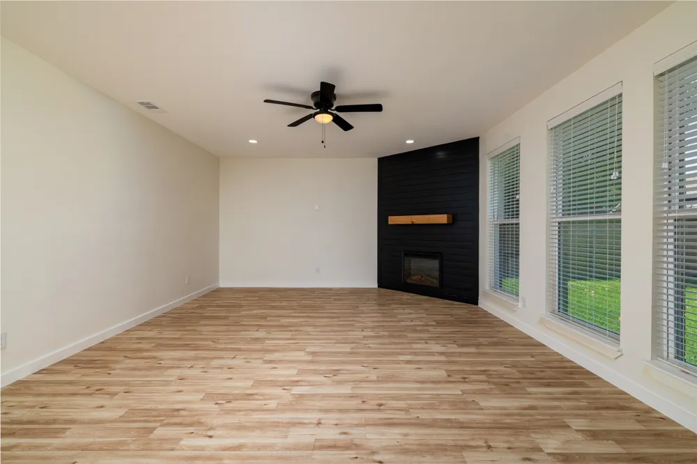 66 Lucas Lane Edgecliff Village, TX 76134