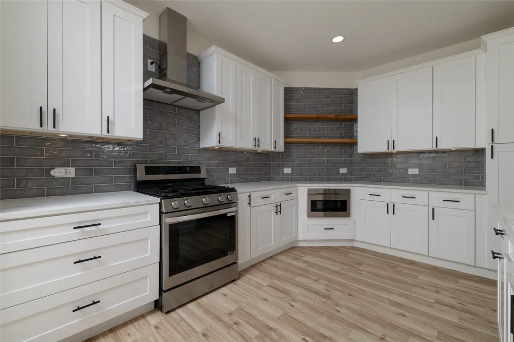 66 Lucas Lane Edgecliff Village, TX 76134