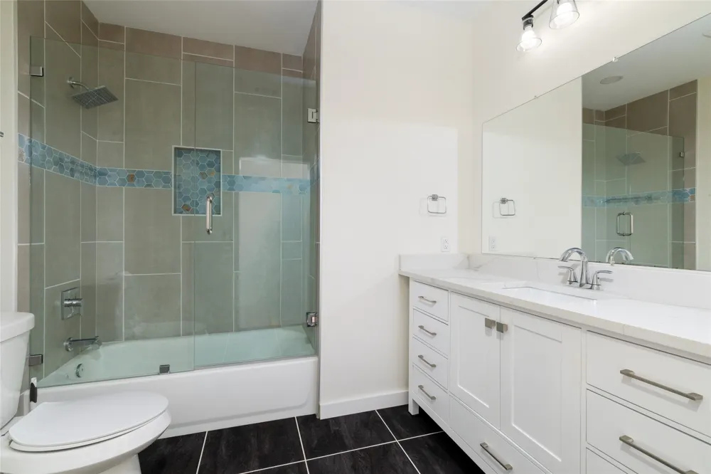 66 Lucas Lane Edgecliff Village, TX 76134