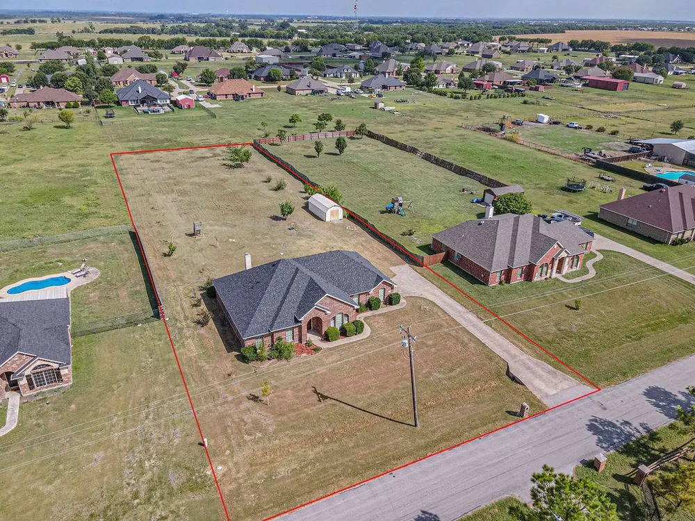 5234 County Road 4098 Kaufman, TX 75142