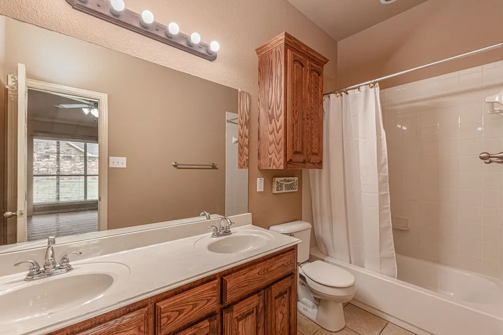 5234 County Road 4098 Kaufman, TX 75142