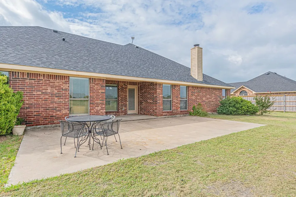 5234 County Road 4098 Kaufman, TX 75142