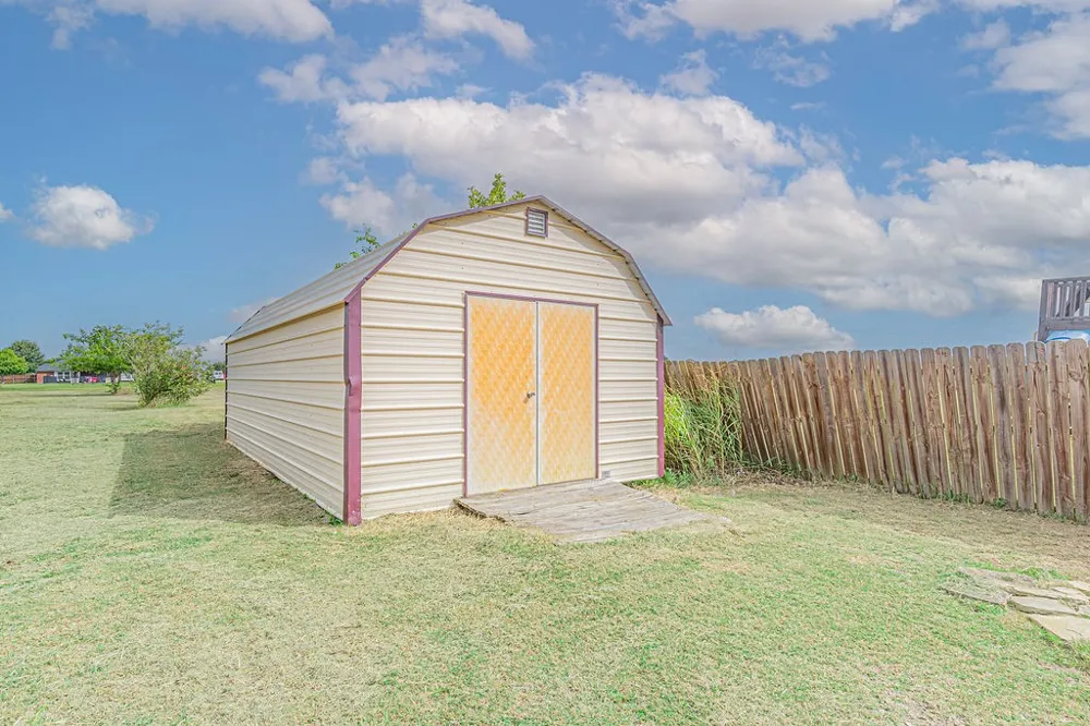 5234 County Road 4098 Kaufman, TX 75142