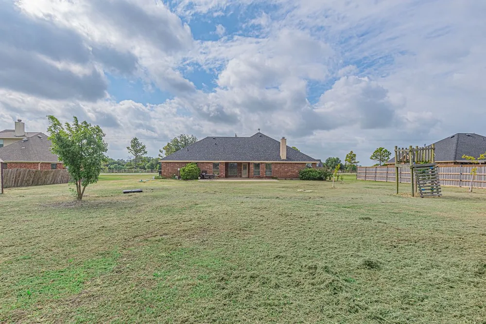 5234 County Road 4098 Kaufman, TX 75142