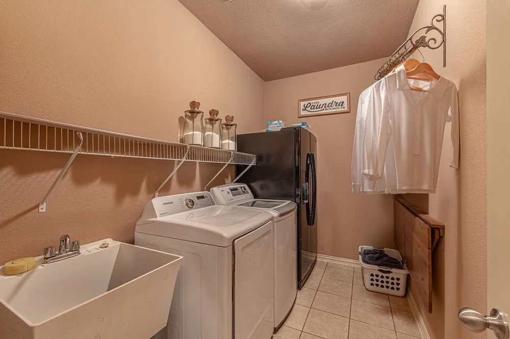 5234 County Road 4098 Kaufman, TX 75142