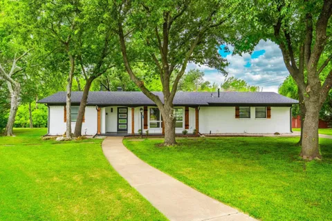12607 Gaslite Circle