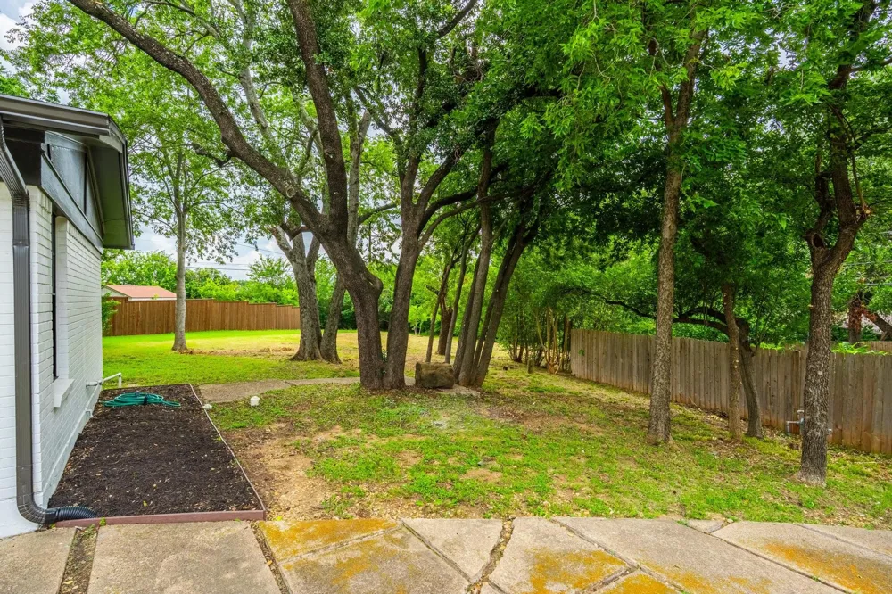 12607 Gaslite Circle Farmers Branch, TX 75234
