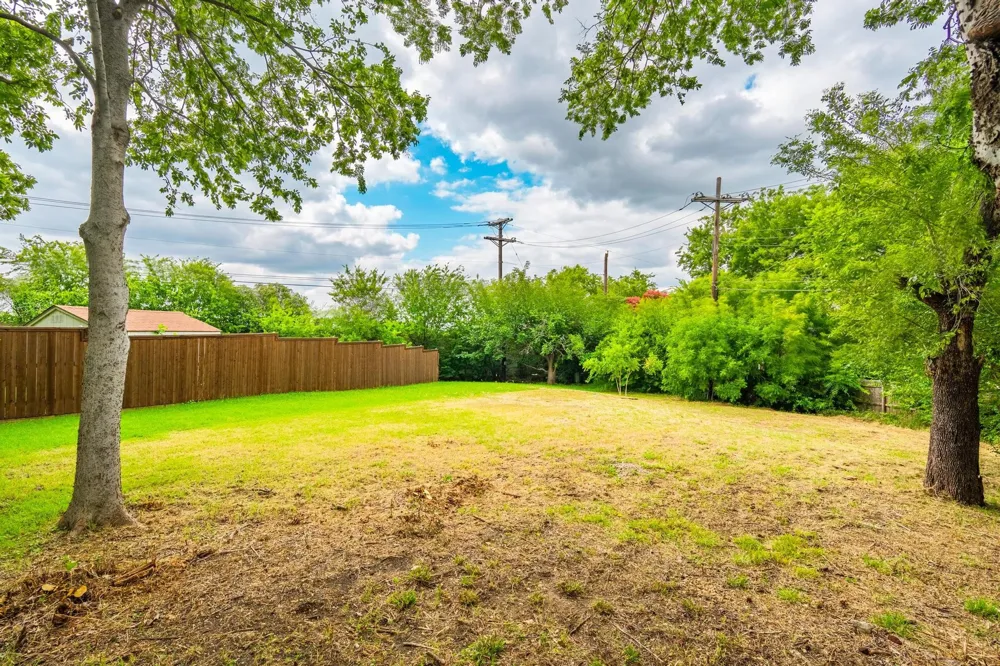 12607 Gaslite Circle Farmers Branch, TX 75234