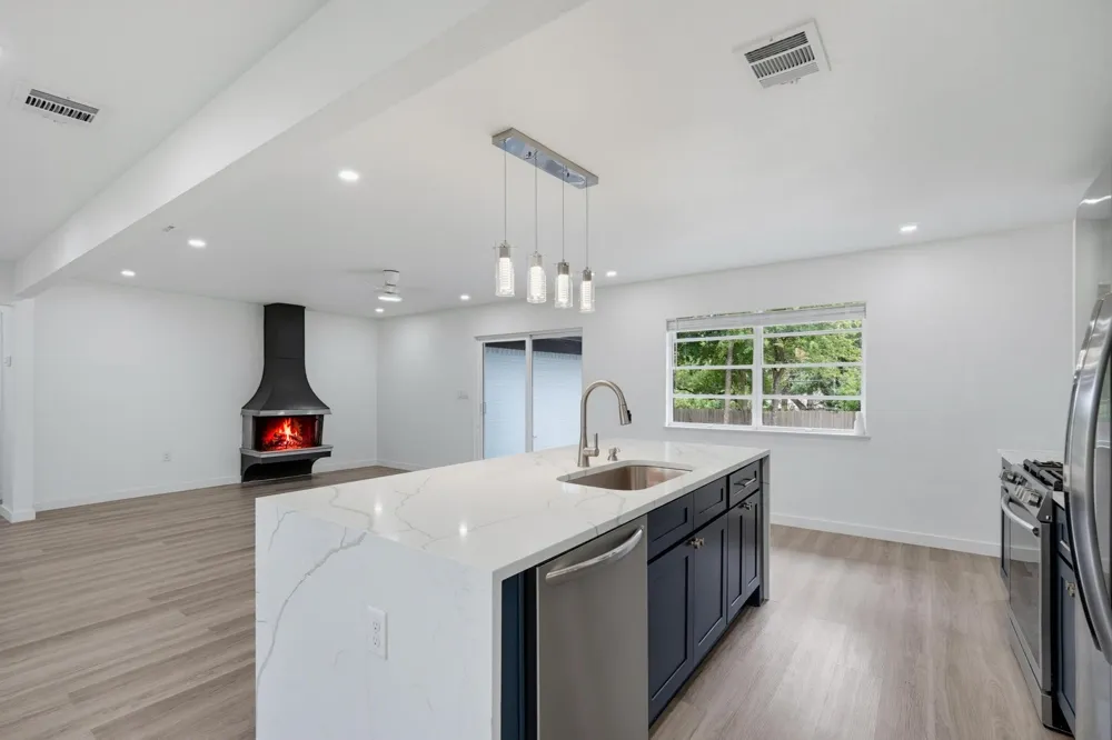 12607 Gaslite Circle Farmers Branch, TX 75234