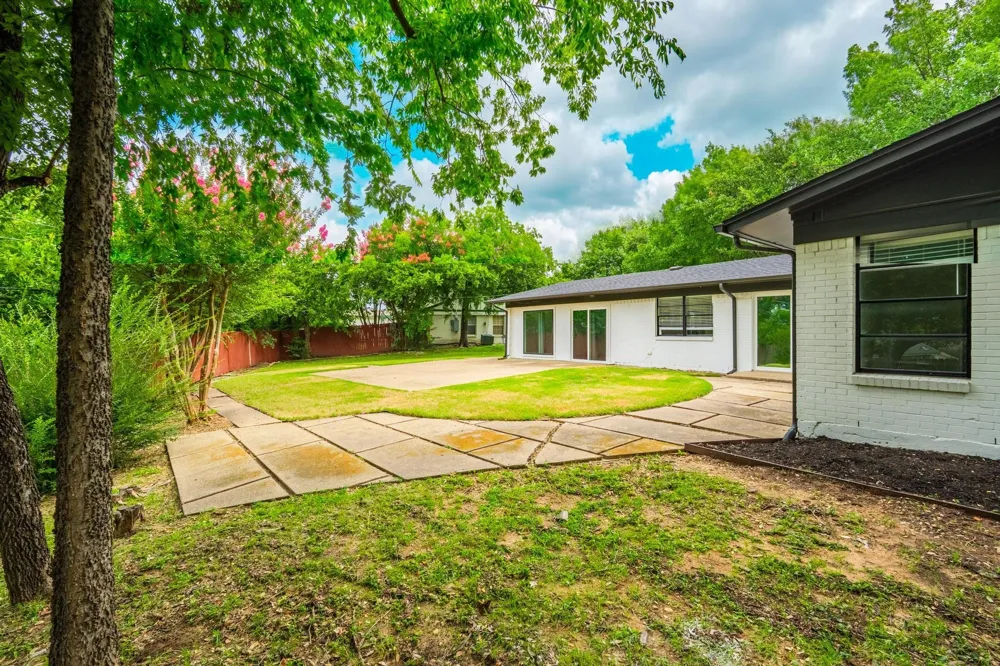 12607 Gaslite Circle Farmers Branch, TX 75234
