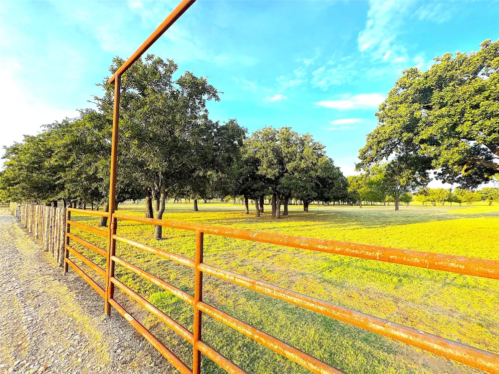 10670 Highway 281 Perrin, TX 76486