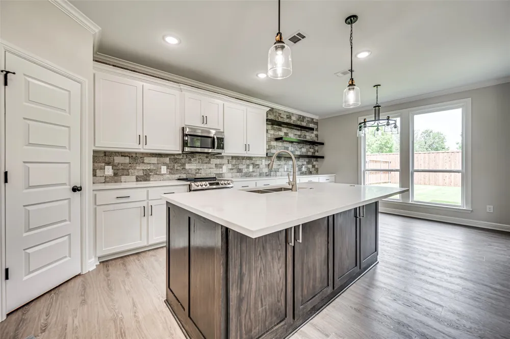 8243 Heritage Glen Drive Red Oak, TX 75154