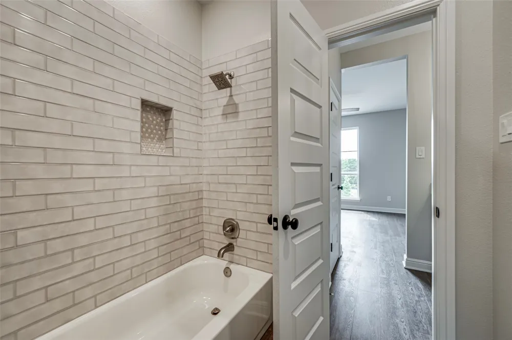 8243 Heritage Glen Drive Red Oak, TX 75154