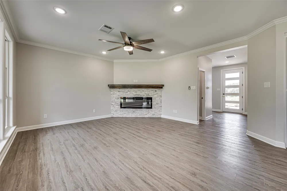 8243 Heritage Glen Drive Red Oak, TX 75154