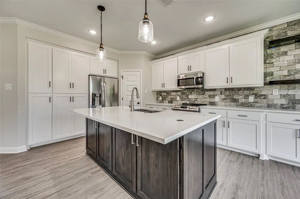 8243 Heritage Glen Drive Red Oak, TX 75154