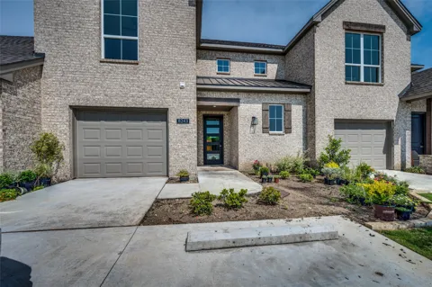 8243 Heritage Glen Drive