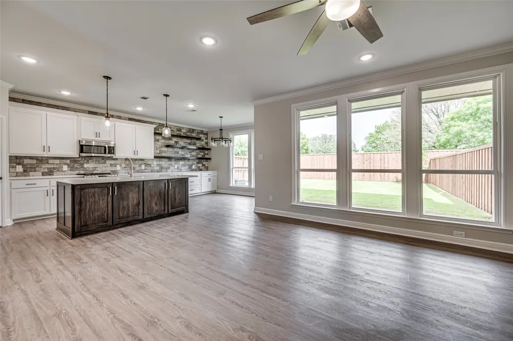 8243 Heritage Glen Drive Red Oak, TX 75154