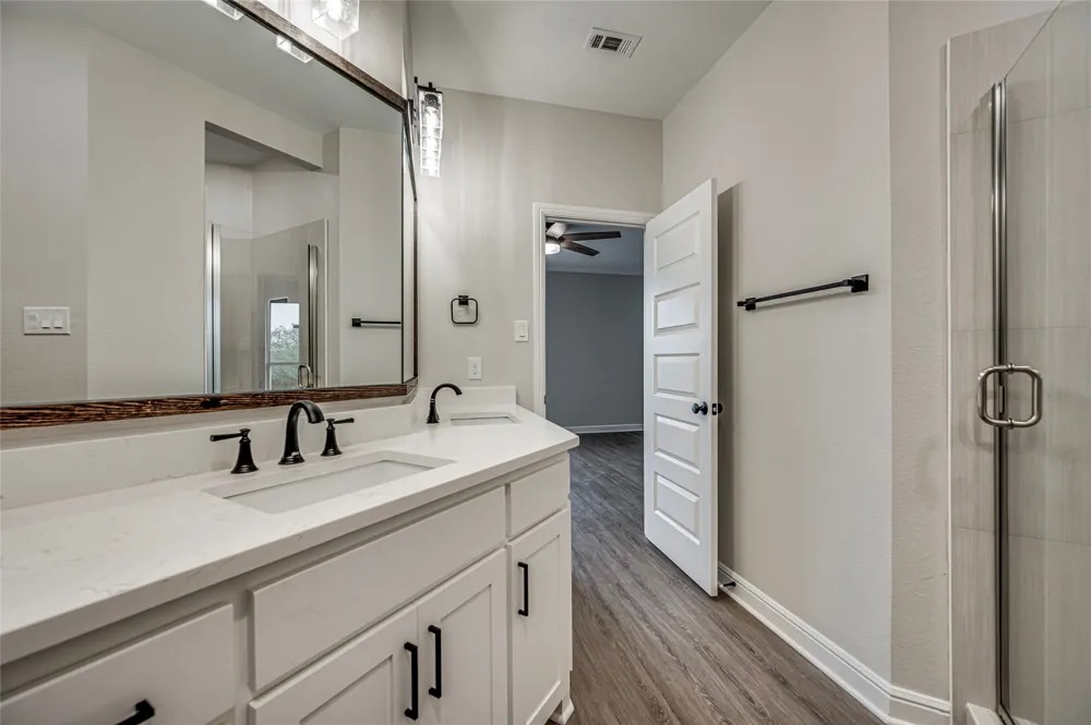8243 Heritage Glen Drive Red Oak, TX 75154