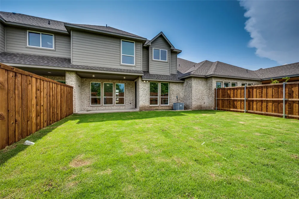 8243 Heritage Glen Drive Red Oak, TX 75154