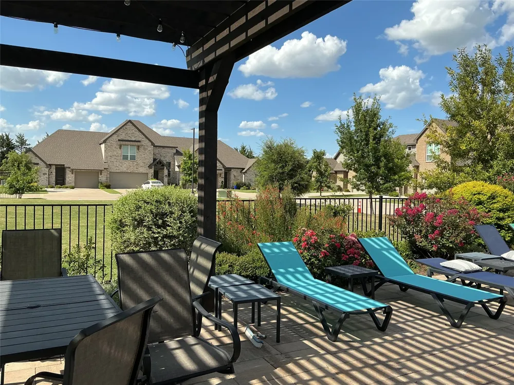 8243 Heritage Glen Drive Red Oak, TX 75154
