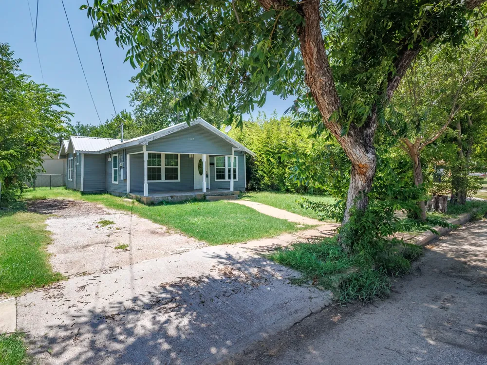 1805 7th Street Brownwood, TX 76801