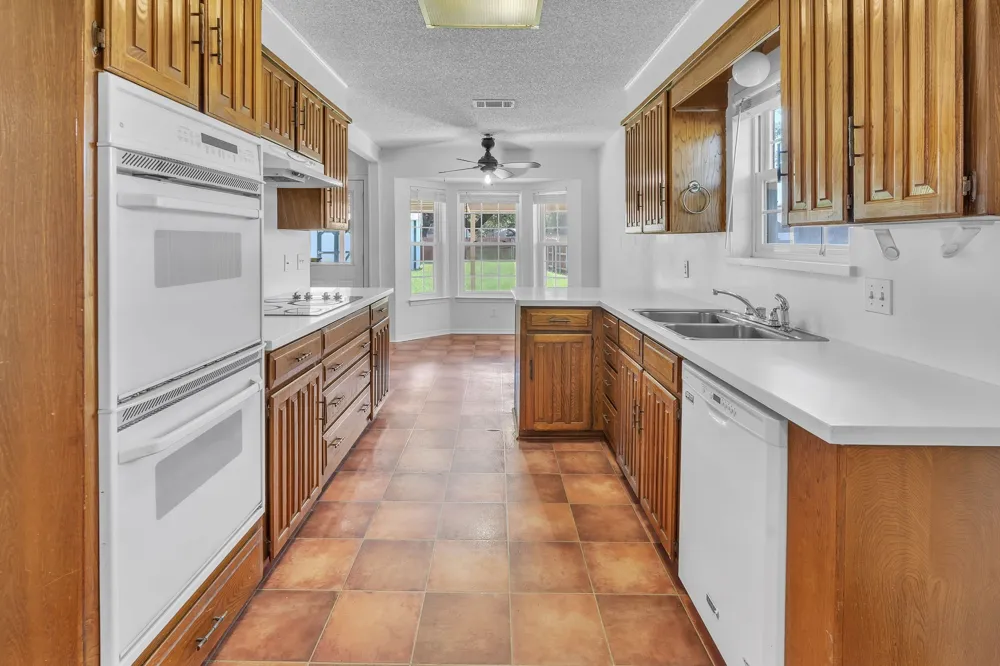1720 Timbercreek Road Benbrook, TX 76126