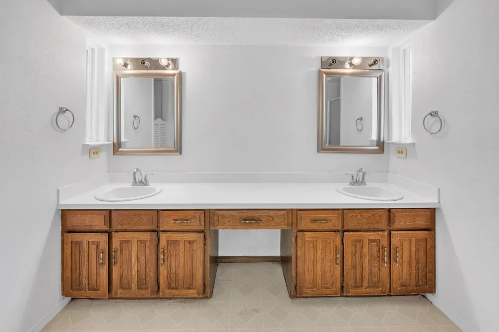 1720 Timbercreek Road Benbrook, TX 76126