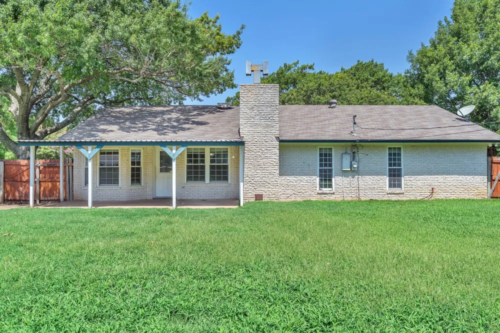1720 Timbercreek Road Benbrook, TX 76126