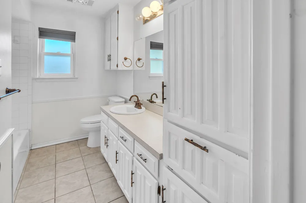1720 Timbercreek Road Benbrook, TX 76126