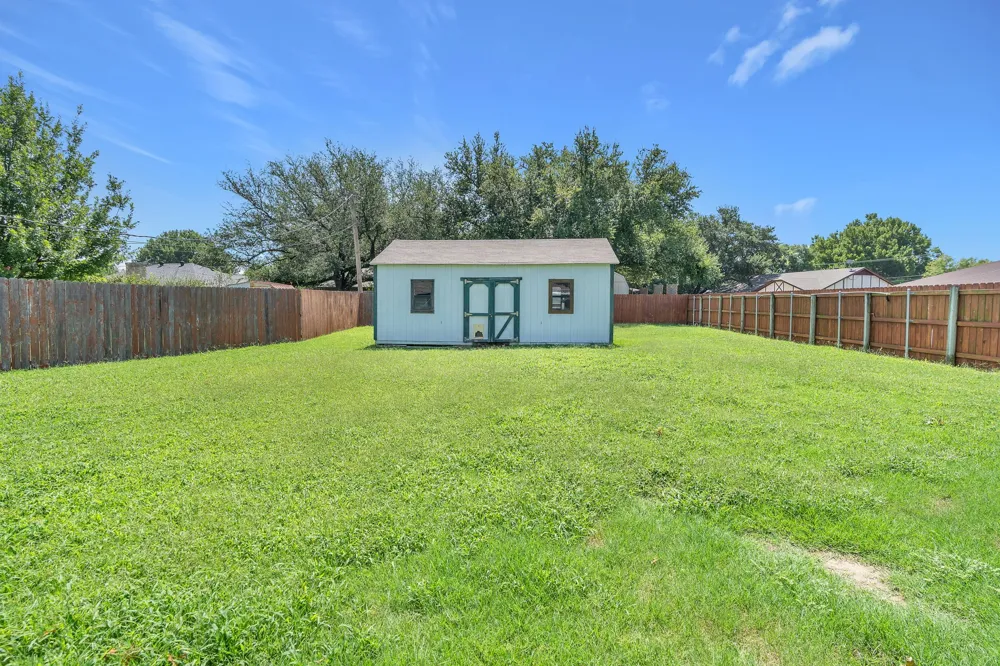 1720 Timbercreek Road Benbrook, TX 76126