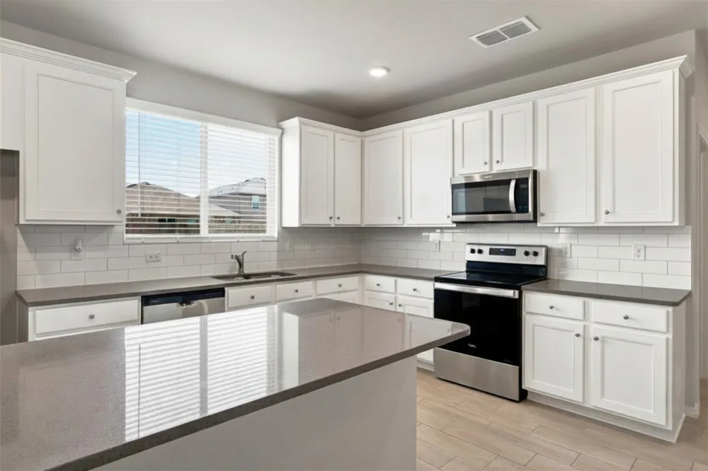 944 Ravenwood Lane Van Alstyne, TX 75495