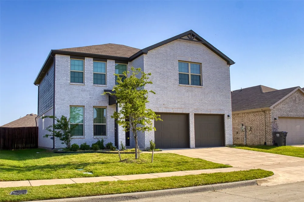 944 Ravenwood Lane Van Alstyne, TX 75495