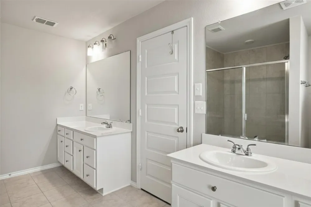 944 Ravenwood Lane Van Alstyne, TX 75495